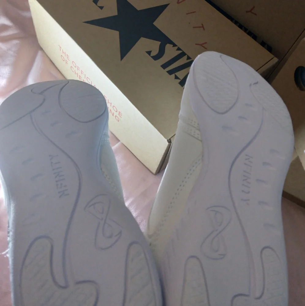 (Size 7.5) Nfinity cheer shoes 9